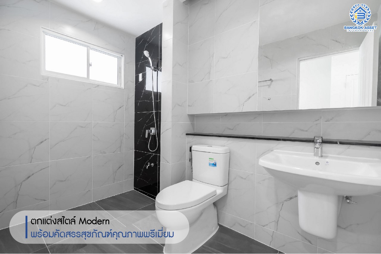 บ้านมือสองตกแต่งใหม่ คุณภาพแบรนด์ AP ม.เดอะเซนโทร รัตนาธิเบศร์-ราชพฤกษ์ ดีไซน์ Classic เนื้อที่ 50.8 ตร.ว. ฟังก์ชั่นจัดเต็ม 3 ห้องนอน 3 ห้องน้ำ 2 ที่จอดรถ บนทำเลศักยภาพ เชื่อมต่อหลายเส้นทางทั้ง ถ.ราชพฤกษ์ ,ถ.รัตนาธิเบศร์ และถ.กาญจนาภิเษก และเพียง 5 นาทีถึงรถไฟฟ้า "สถานีบางพลู"